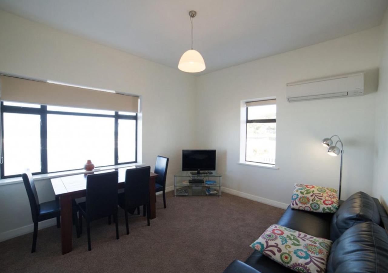 The Hydro Esplanade Apartments Dunedin Room photo